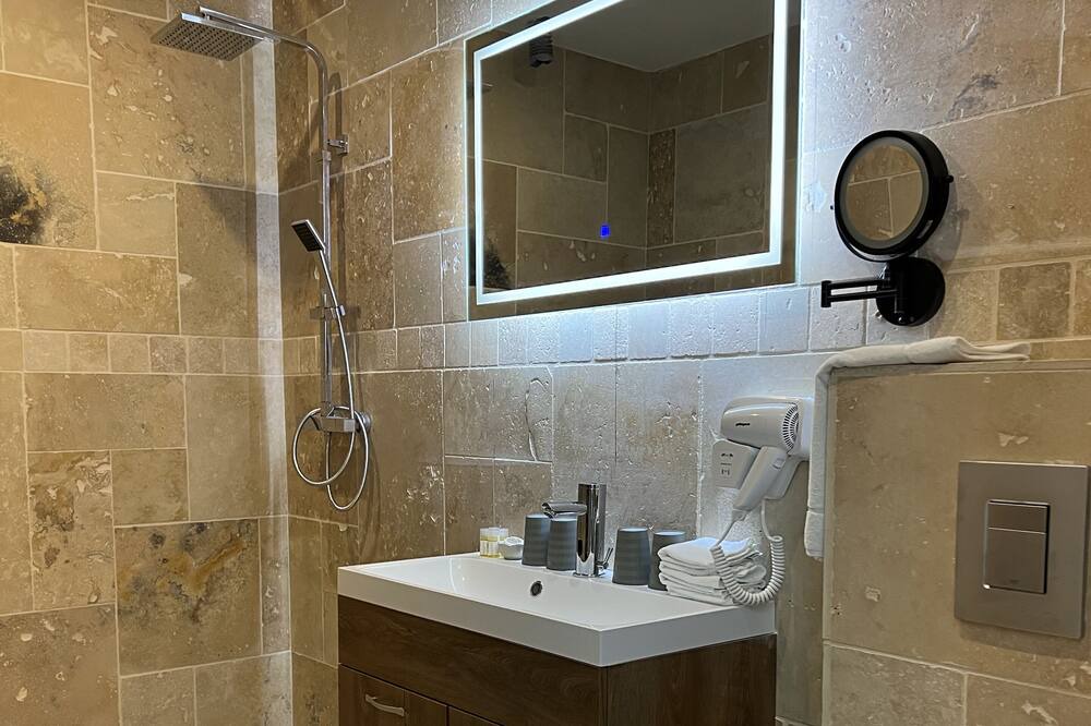 Photo of Bathroom in Soulac-sur-Mer