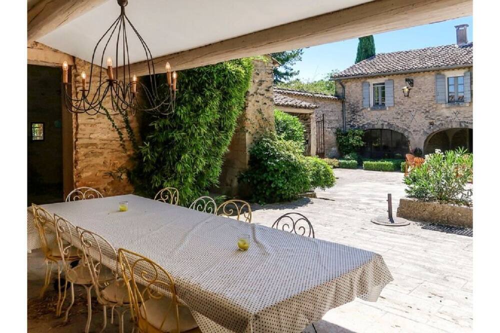 Photo of Patio Balcony in Maubec