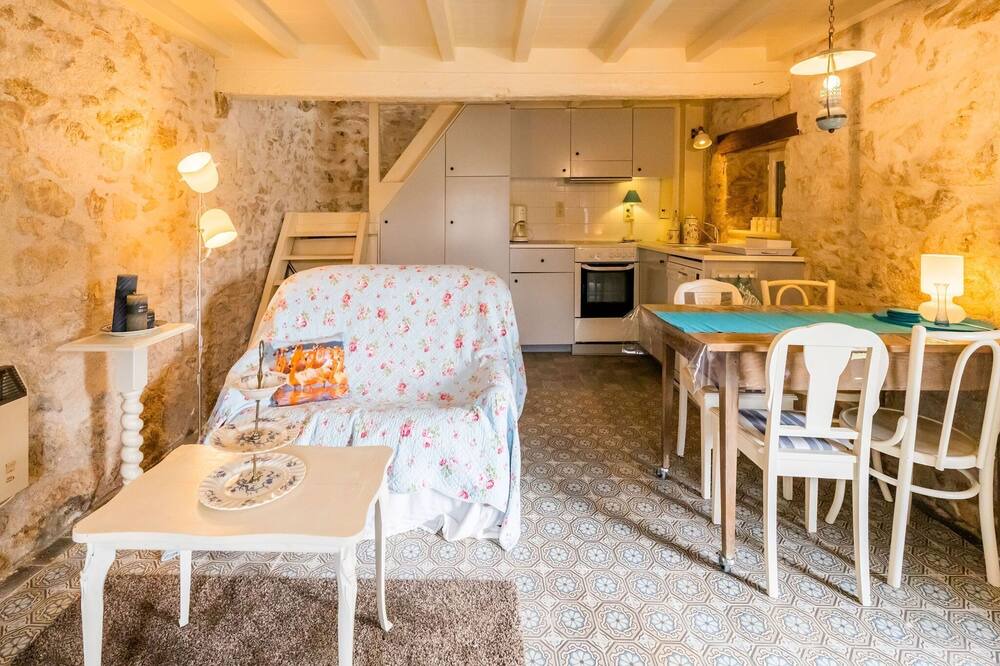 Photo of Livingroom in Dun-sur-Grandry