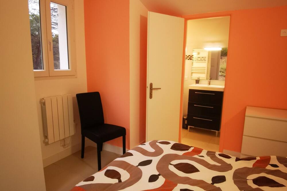Photo of Bedroom in Saint-Marc-Jaumegarde