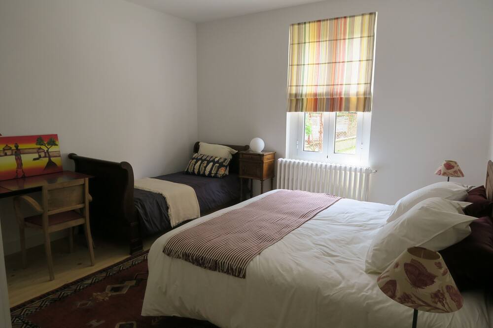 Photo of Bedroom in Carbon-Blanc