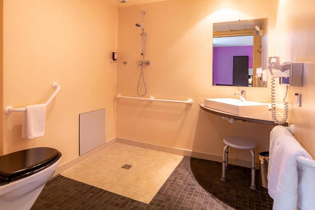 Photo of Bathroom in 1st Arrondissement