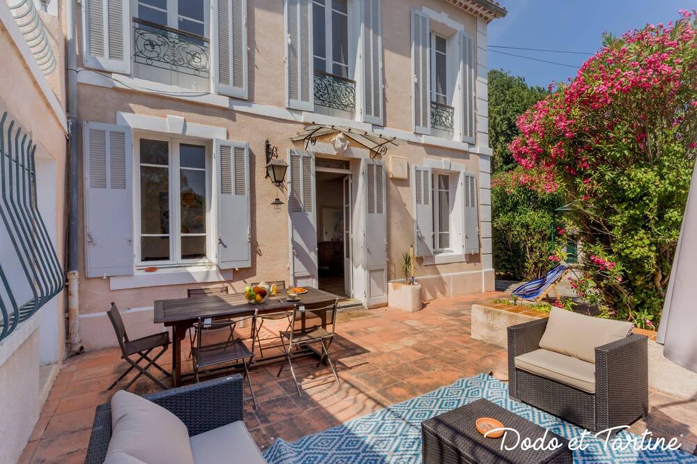 Photo of Patio Balcony in Le Mourillon