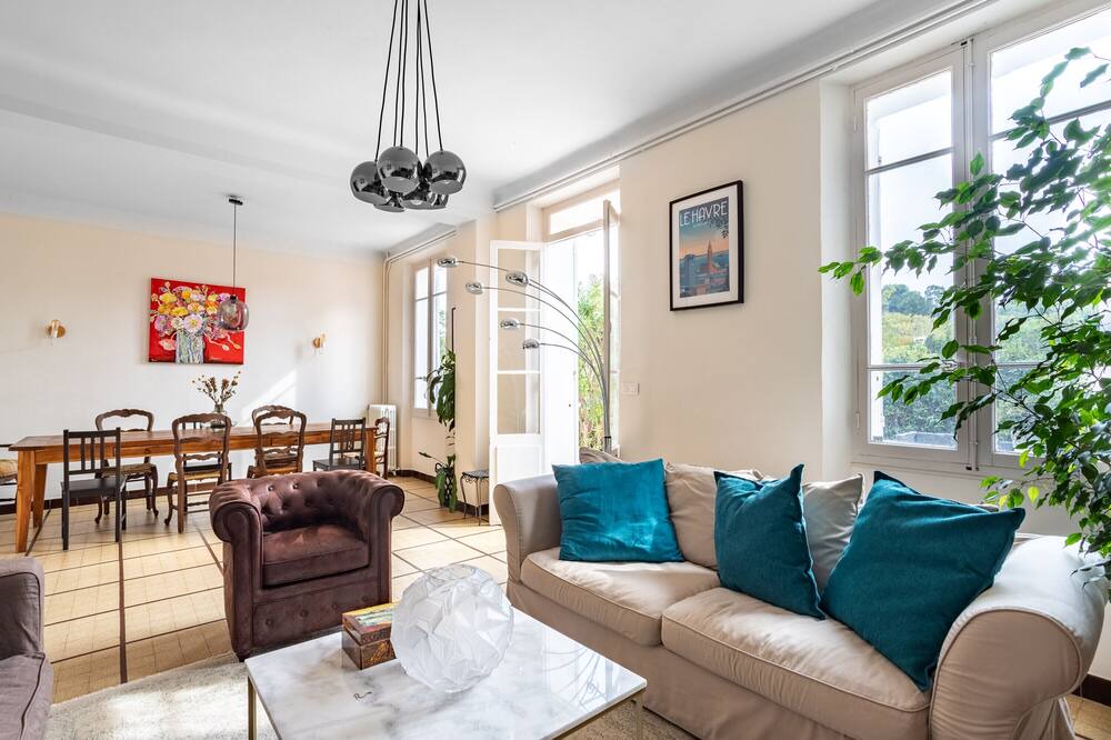 Photo of Livingroom in Le Mourillon