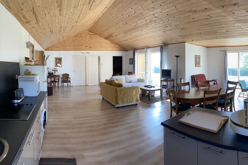 Photo of Livingroom in Saint-Germain-Chassenay