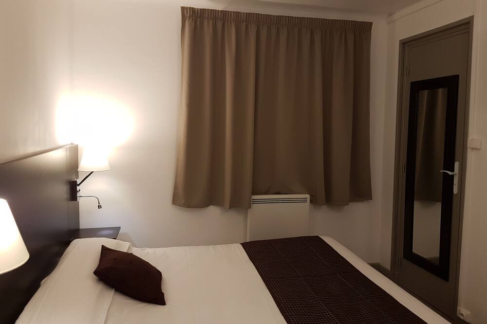 Photo of Bedroom in Nevers