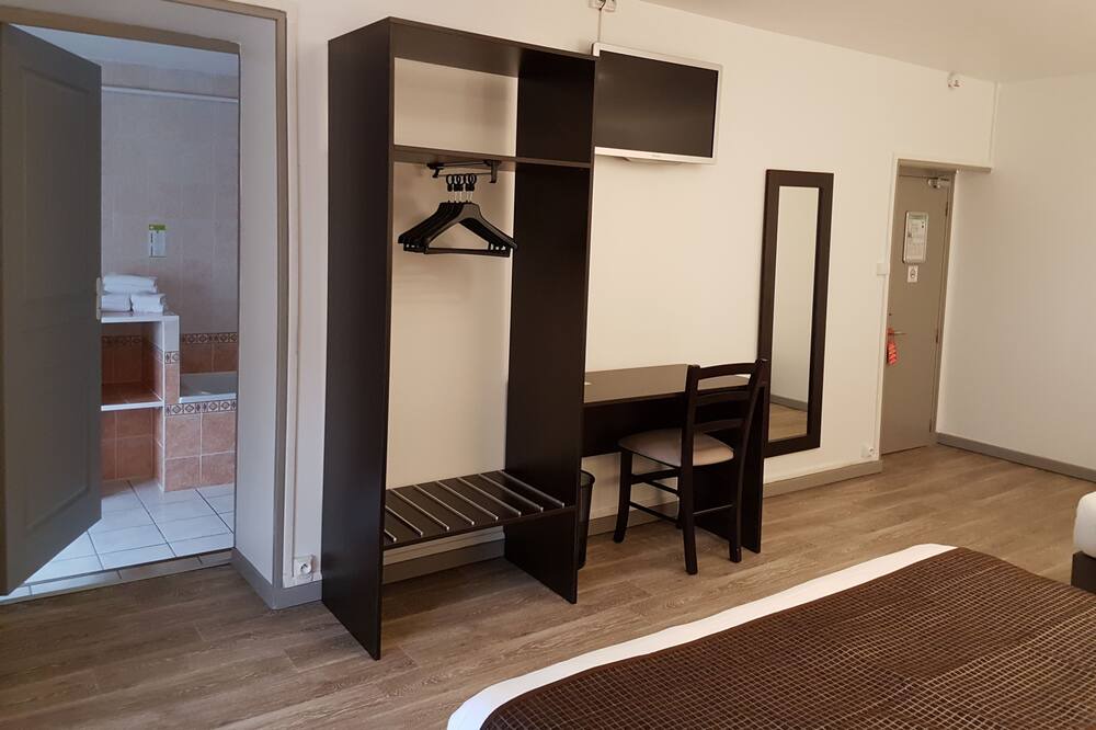 Photo of Bedroom in Nevers
