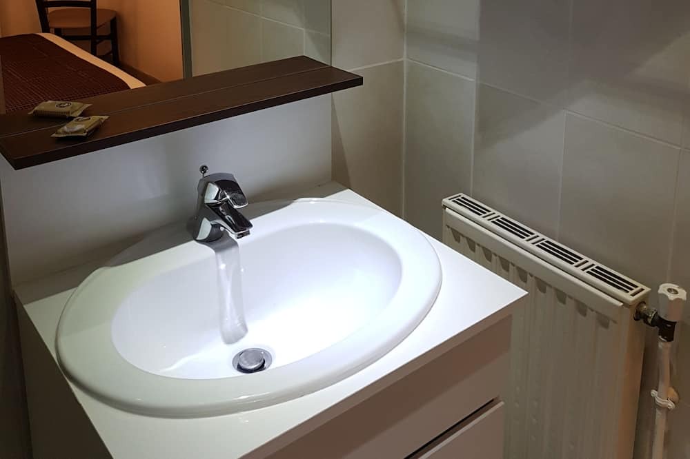 Photo of Bathroom in Nevers