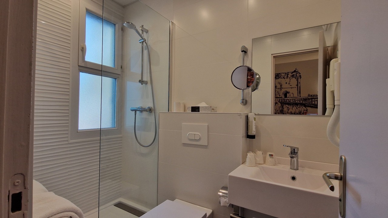 Photo of Bathroom in Beaucaire