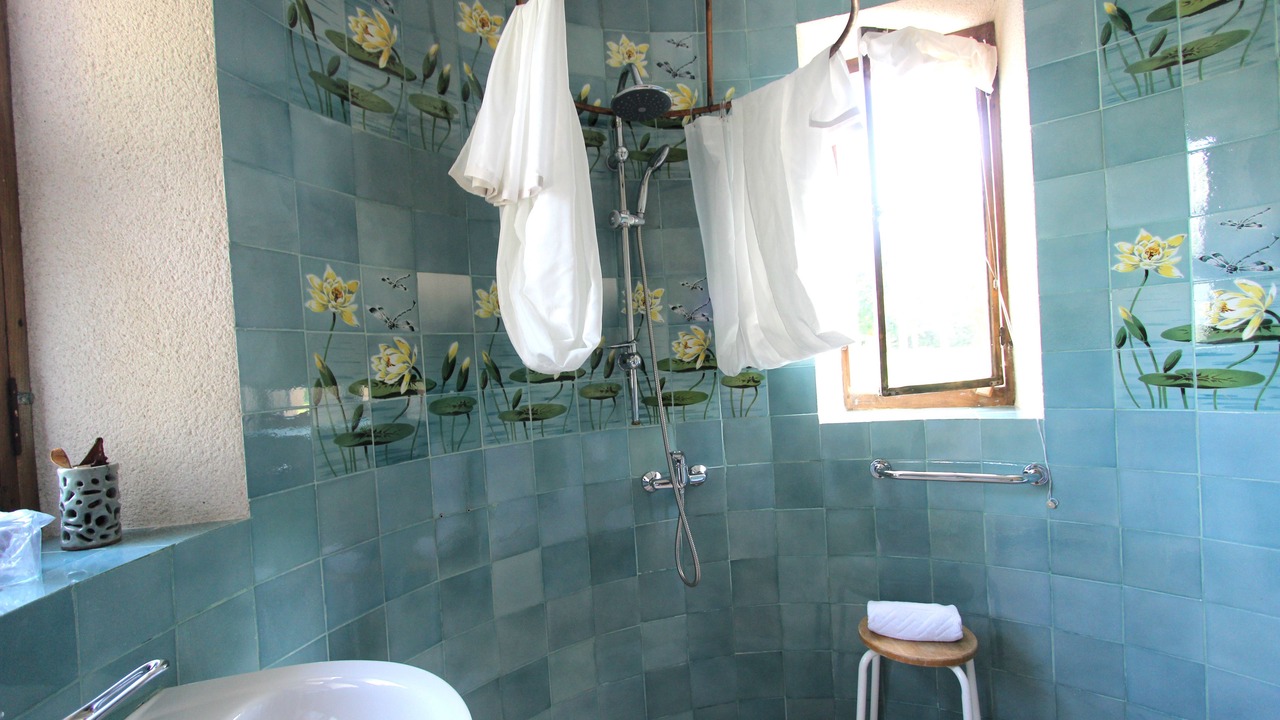 Photo of Bathroom in Island