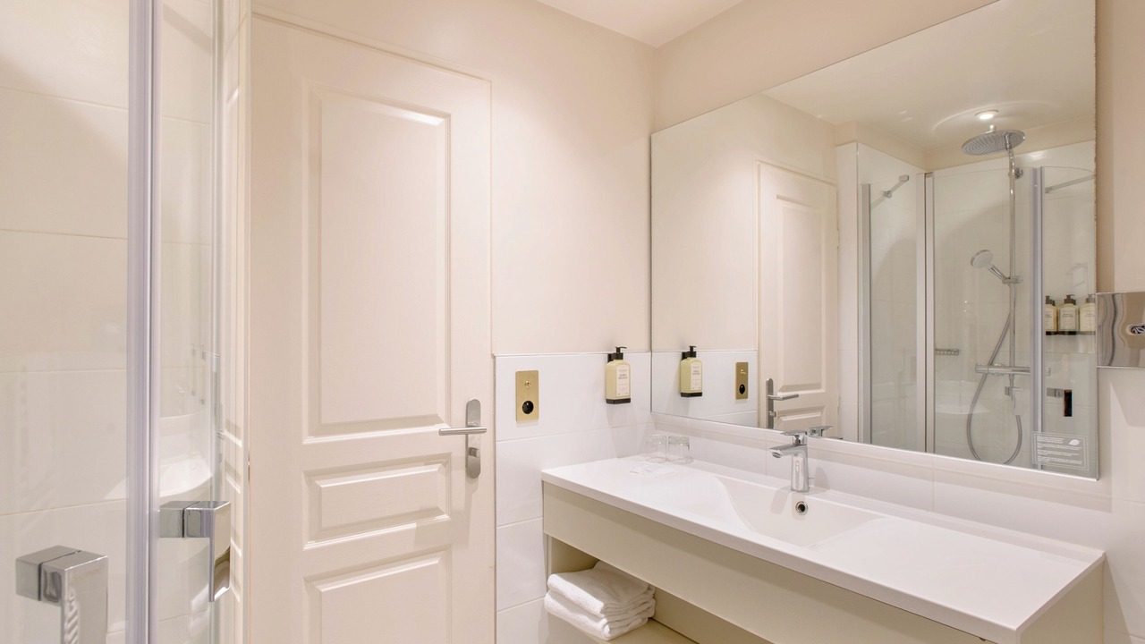 Photo of Bathroom in Couronne Urbaine