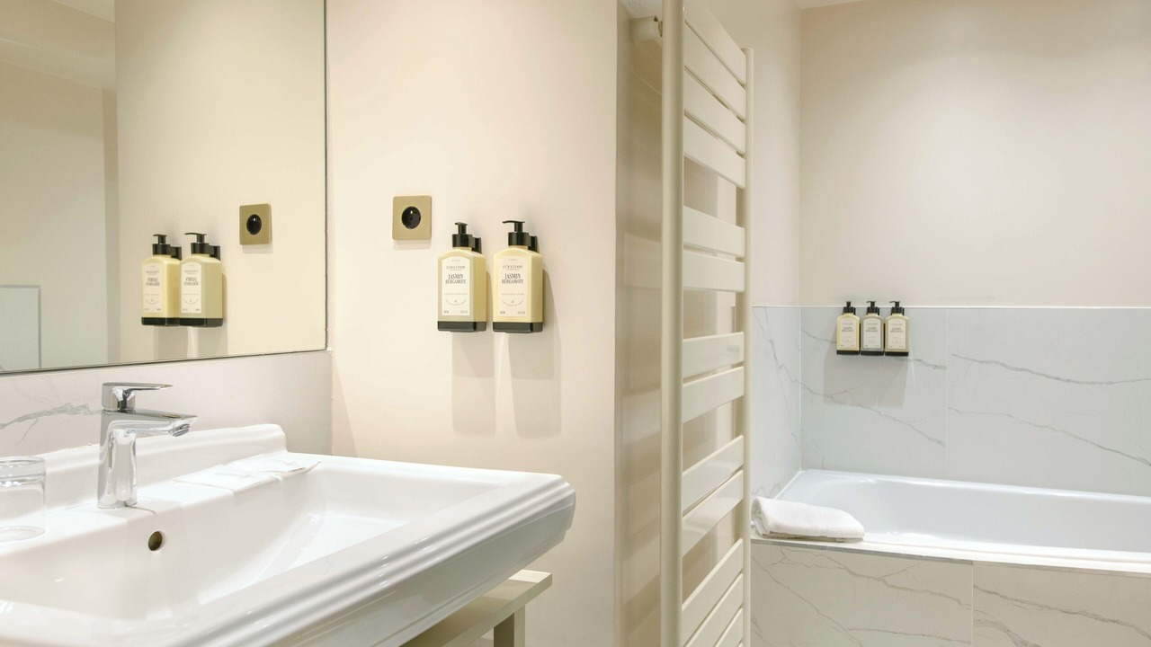 Photo of Bathroom in Couronne Urbaine