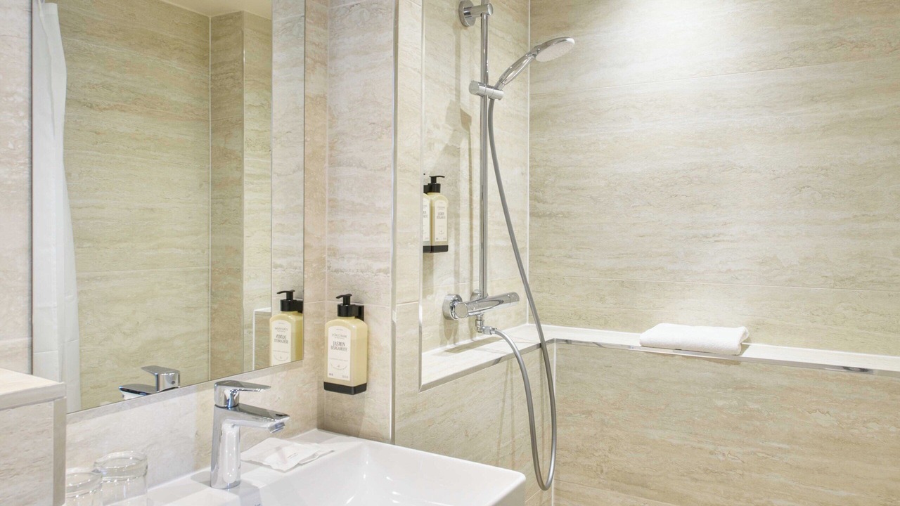 Photo of Bathroom in Couronne Urbaine