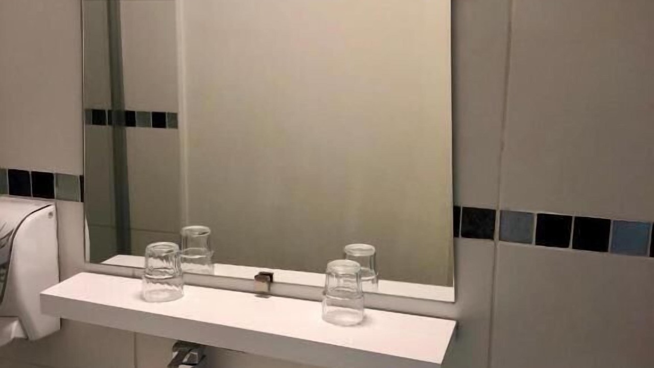 Photo of Bathroom in Gares