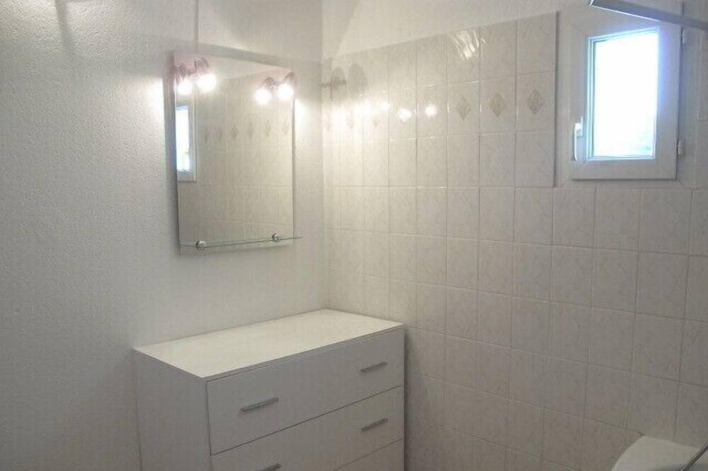 Photo of Bathroom in Malaucene