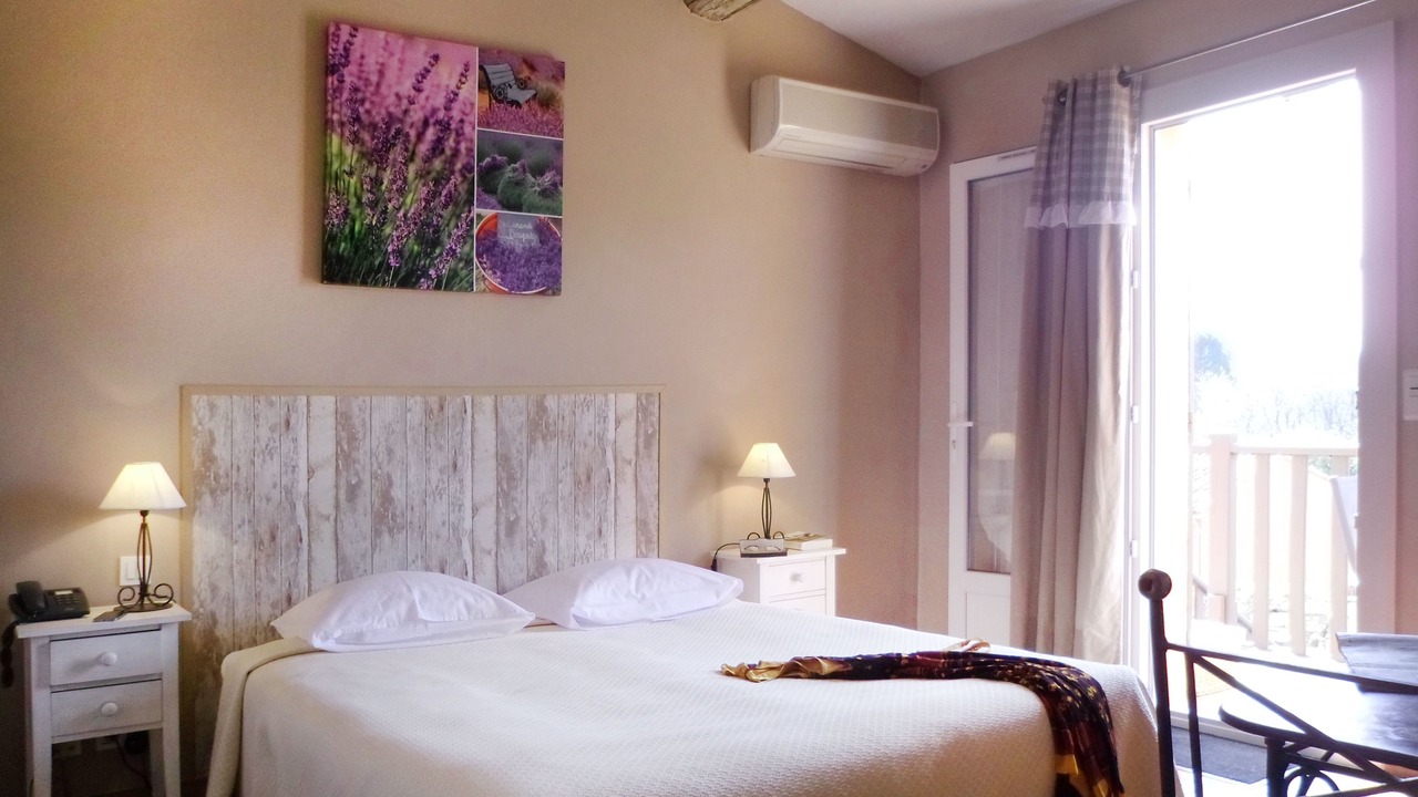 Photo of Bedroom in Roussillon