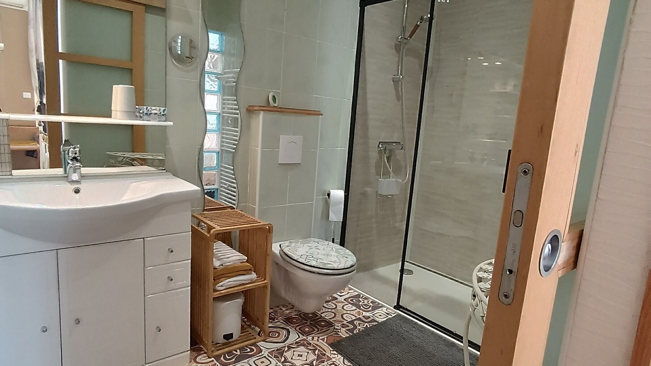Photo of Bathroom in Saint-Paul