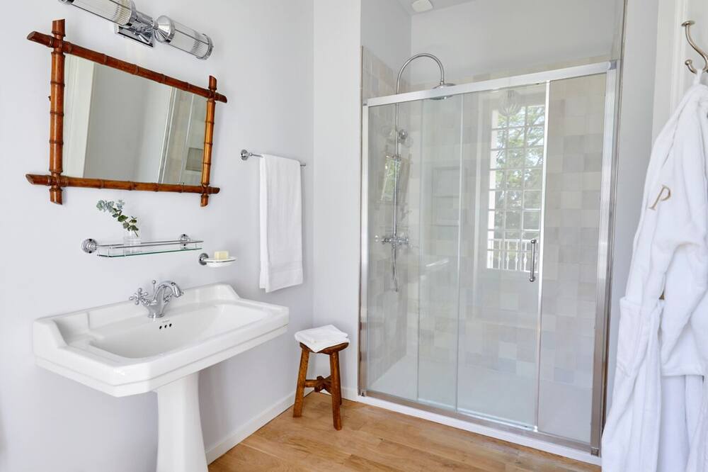 Photo of Bathroom in Saint-Emilion