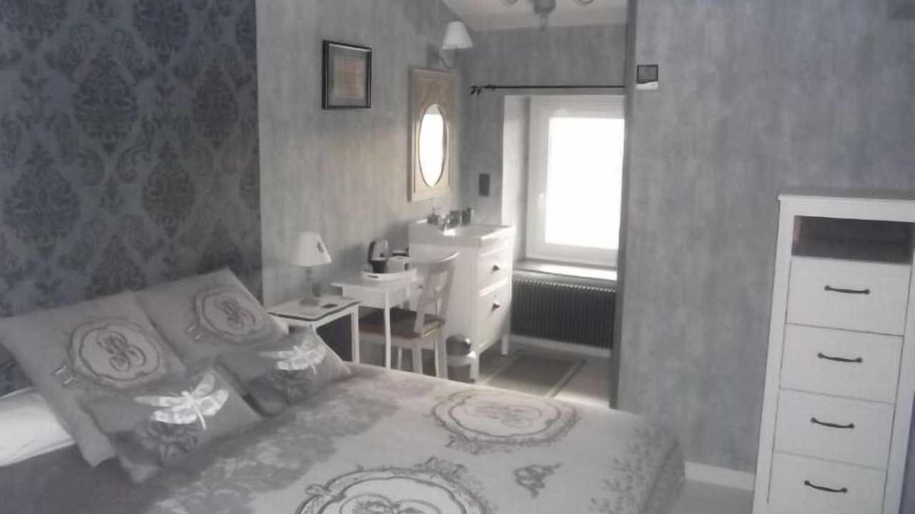 Photo of Bedroom in Saint-Remy-Sur-Durolle