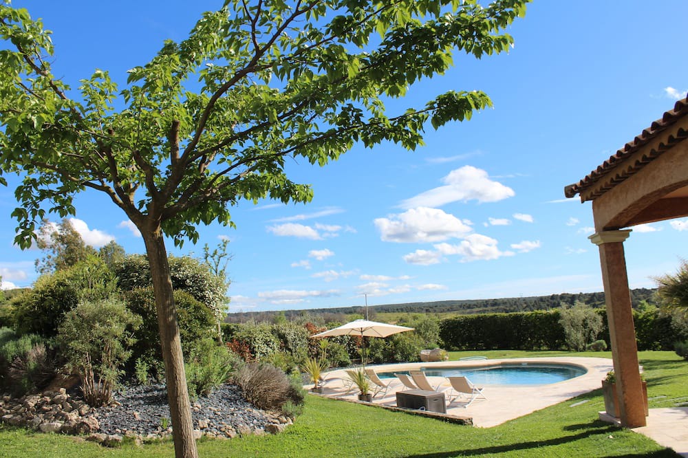 Photo of Outdoor in Saint-Cannat