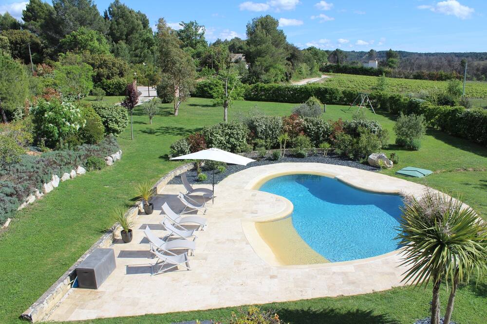 Photo of Outdoor in Saint-Cannat