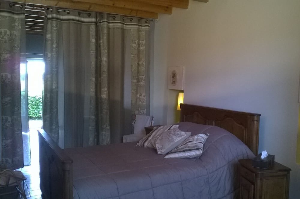 Photo of Bedroom in Jailly