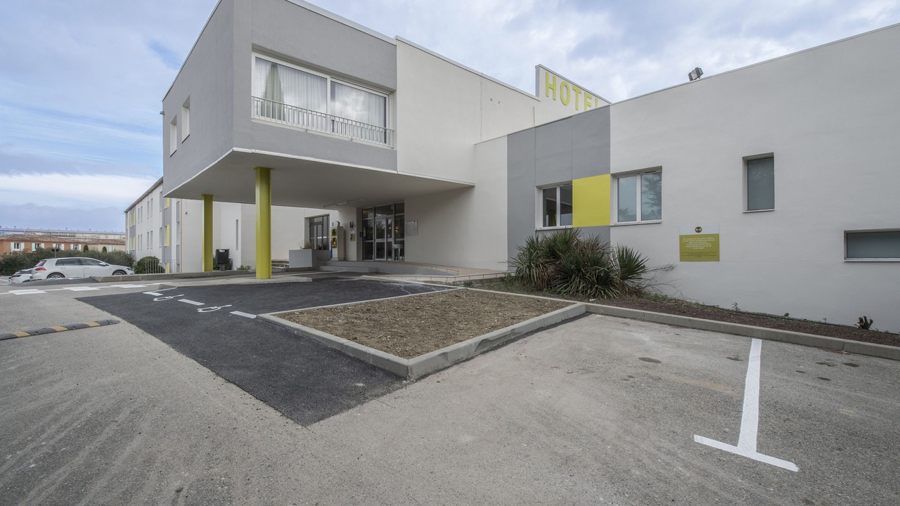 Photo of Outdoor in Orange