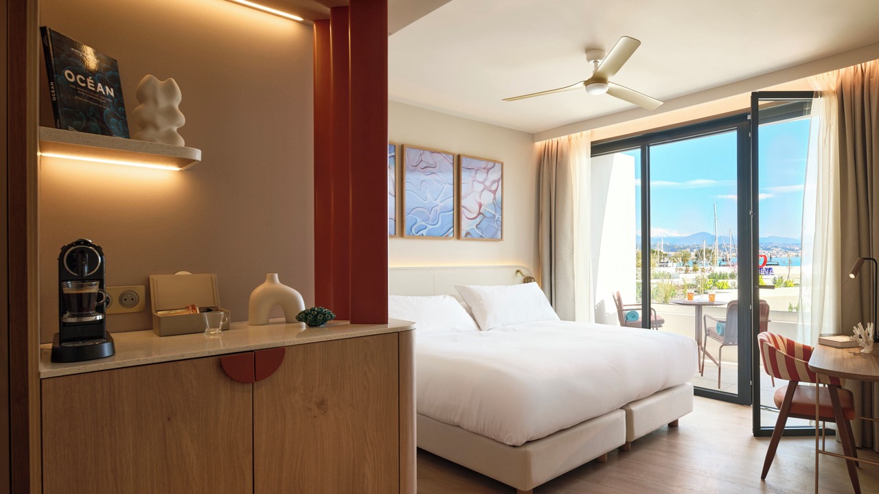 Photo of Bedroom in Villeneuve Loubet Beach