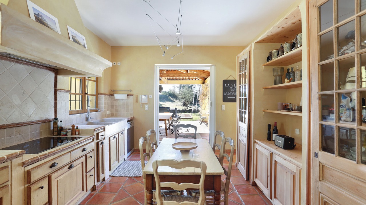 Photo of Kitchen in Saint-Marc-Jaumegarde