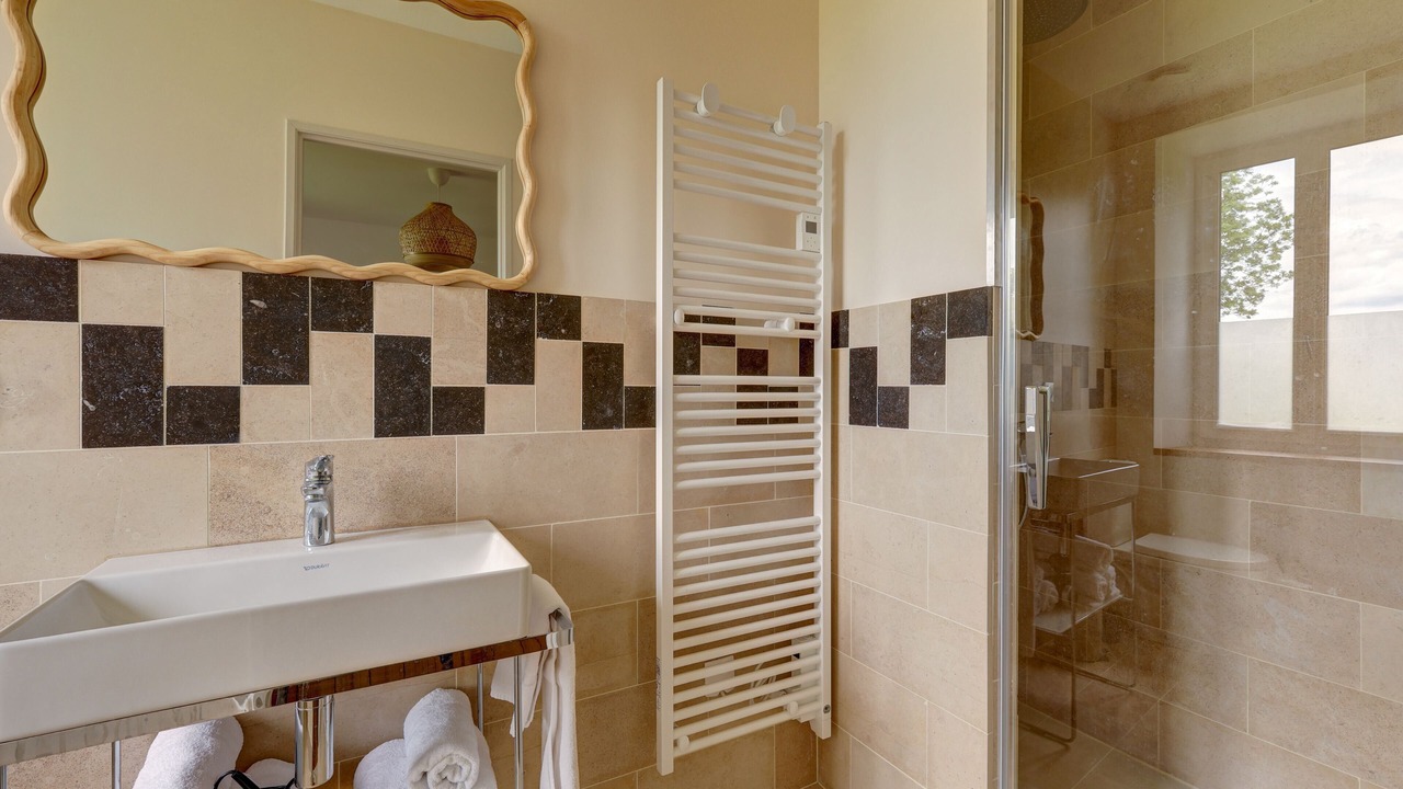 Photo of Bathroom in Raveau