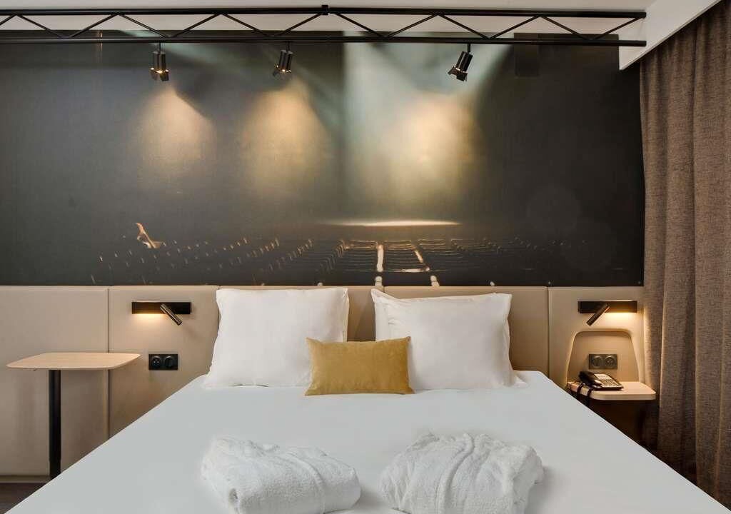 Photo of Bedroom in Antigone