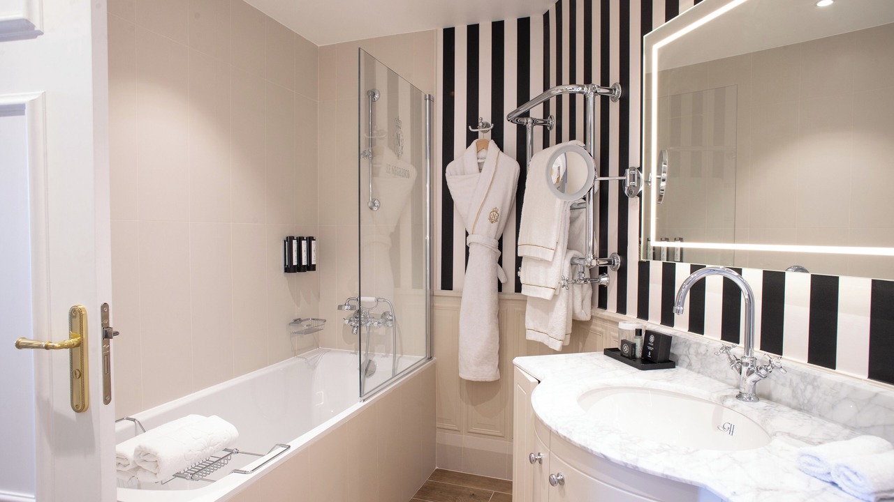 Photo of Bathroom in Nice City Centre
