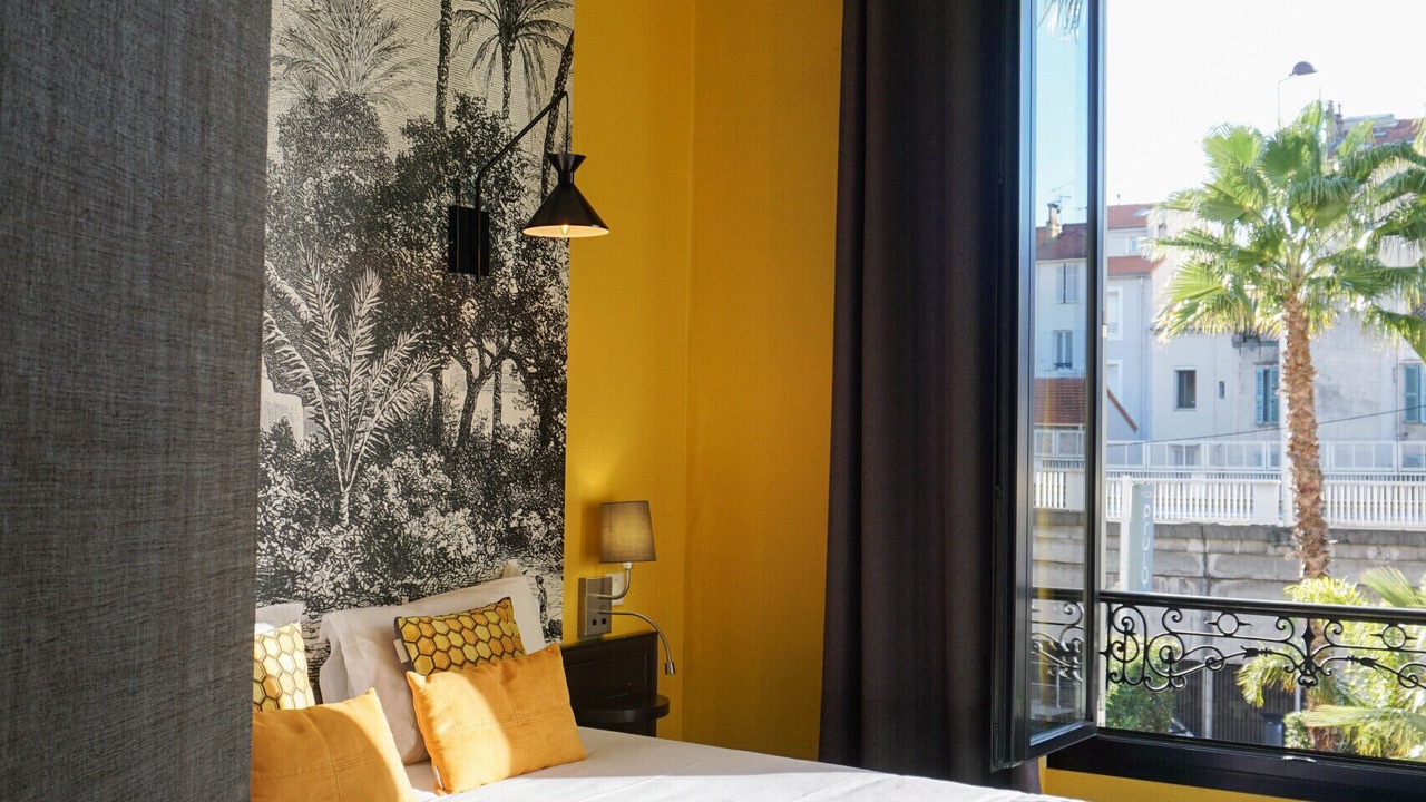 Photo of Bedroom in Cannes City Centre