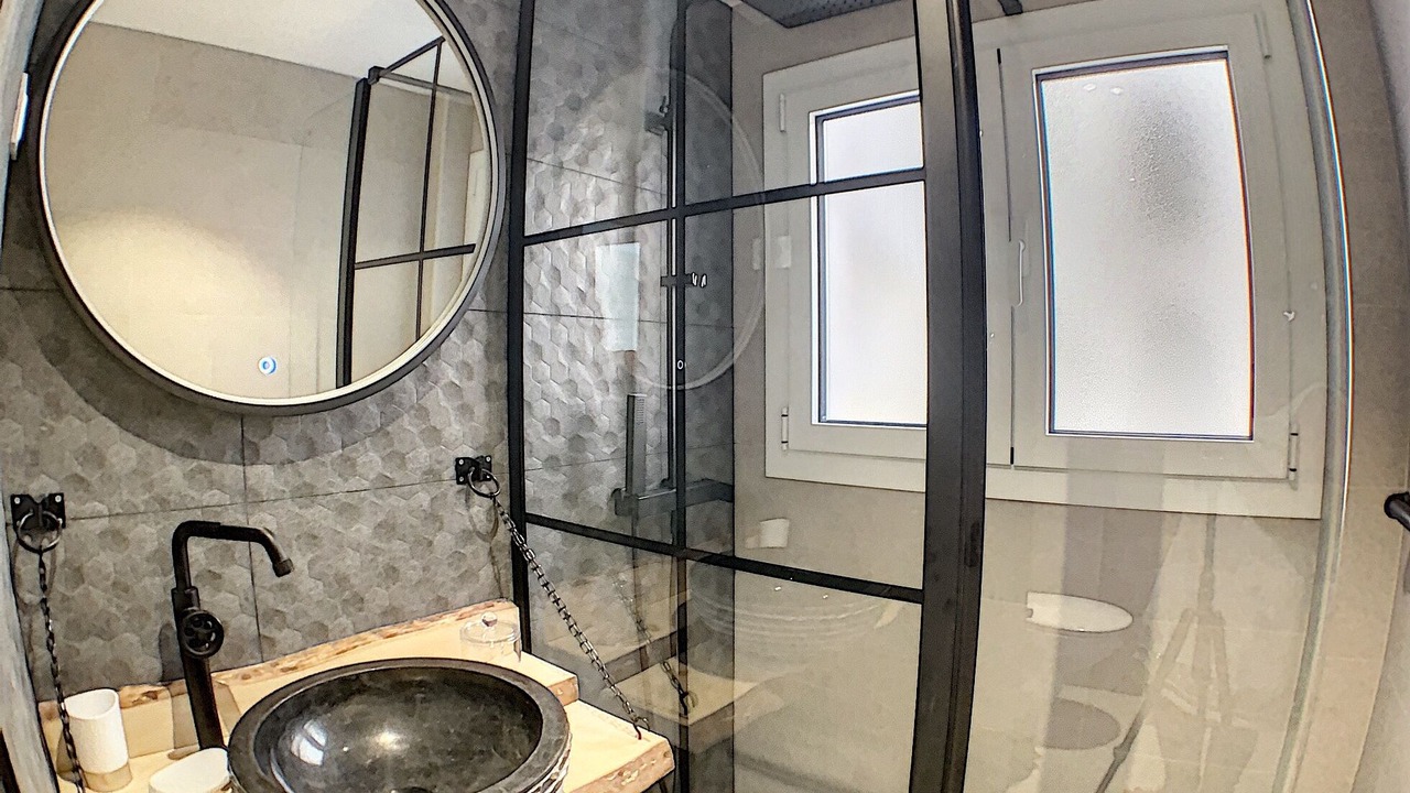 Photo of Bathroom in Le Mourillon