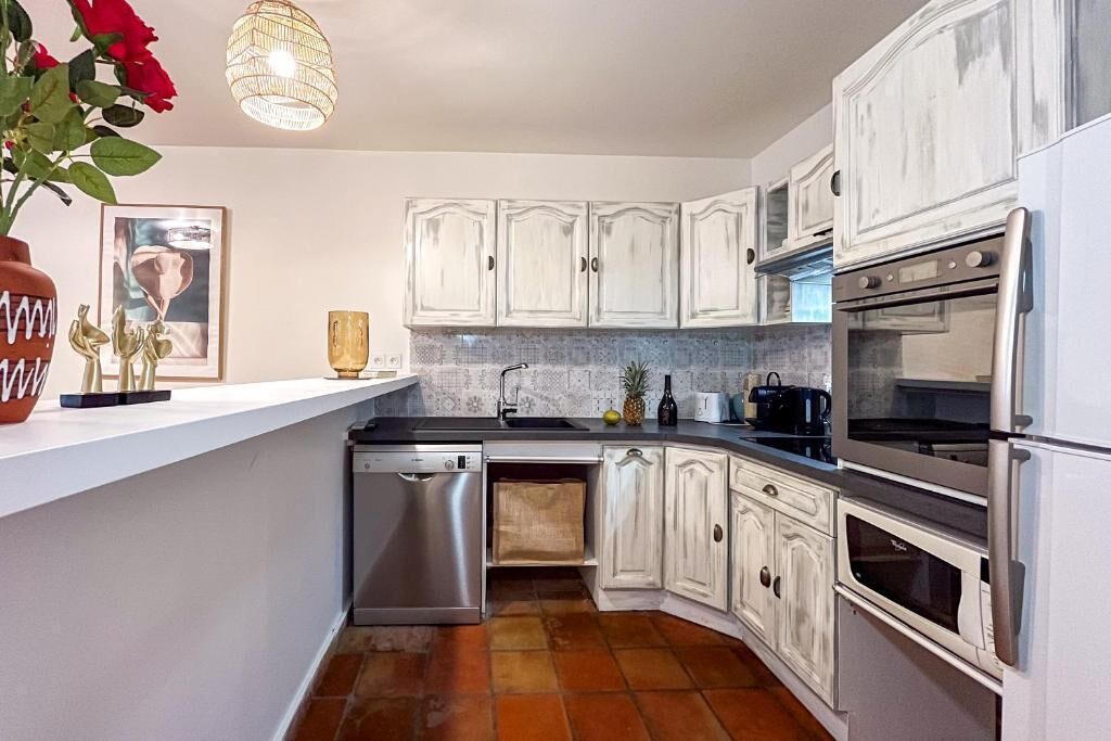 Photo of Kitchen in Saint-Tropez City Centre