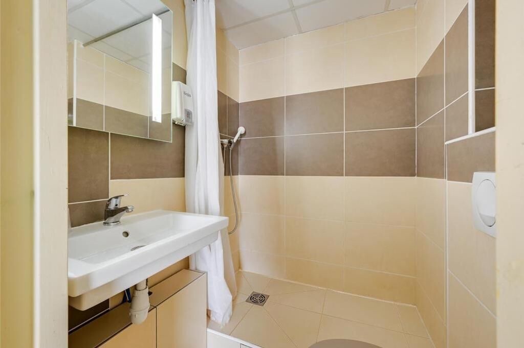 Photo of Bathroom in L'Isle-sur-la-Sorgue