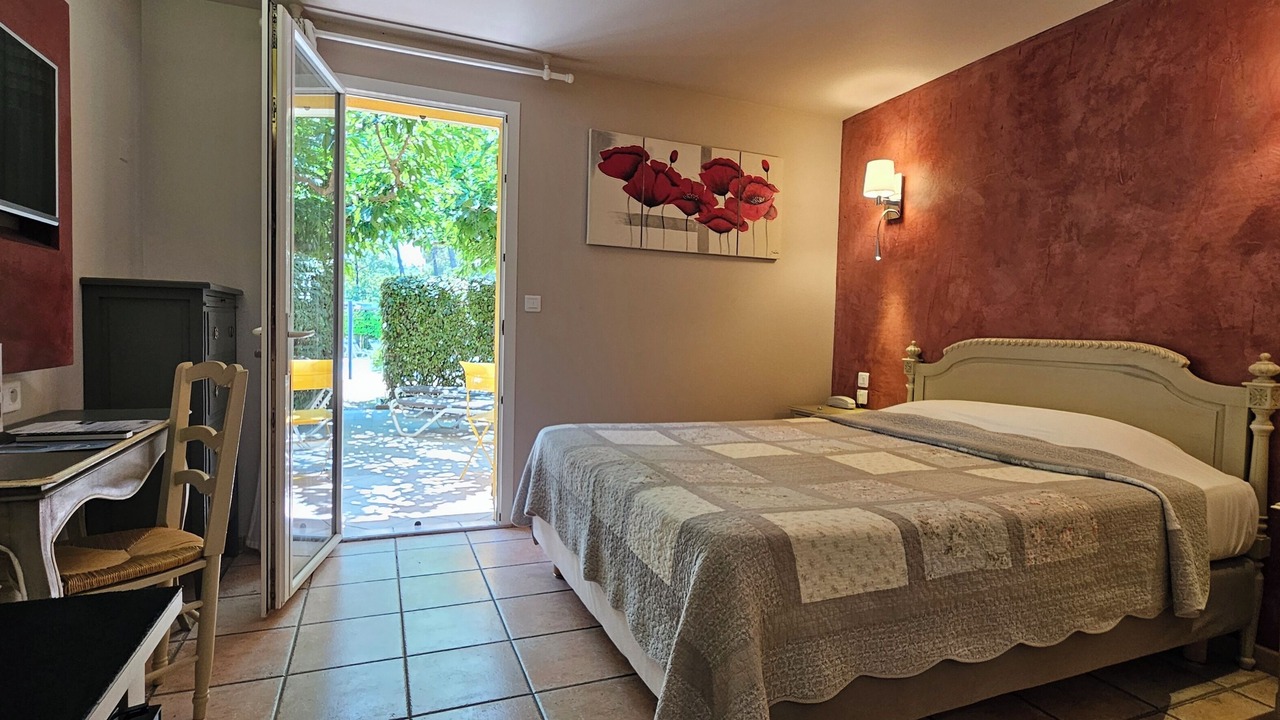 Photo of Bedroom in Roussillon