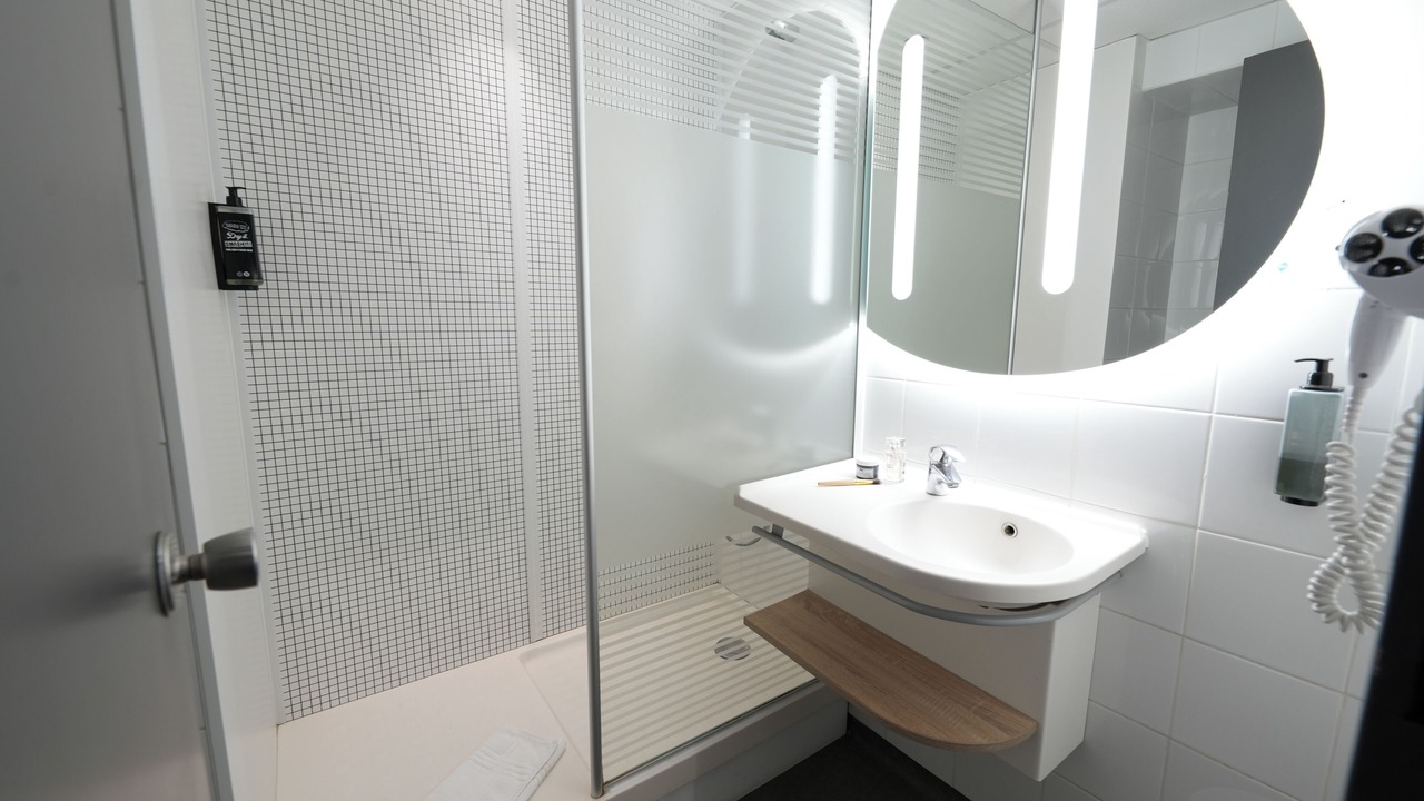 Photo of Bathroom in Opera