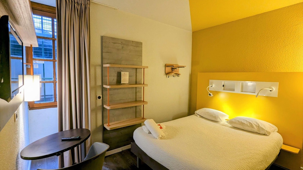 Photo of Bedroom in Opera