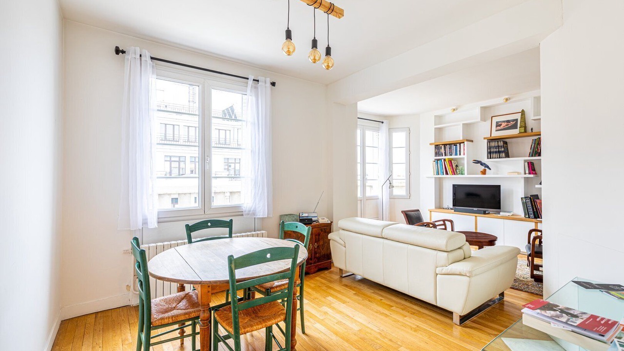 Photo of Livingroom in Saint-Lambert