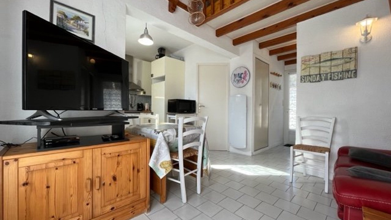 Photo of Livingroom in Domino
