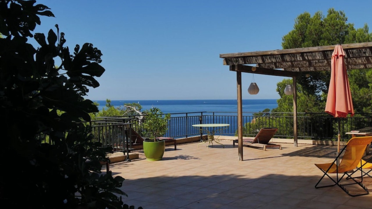 Photo of Patio Balcony in Ensues-la-Redonne
