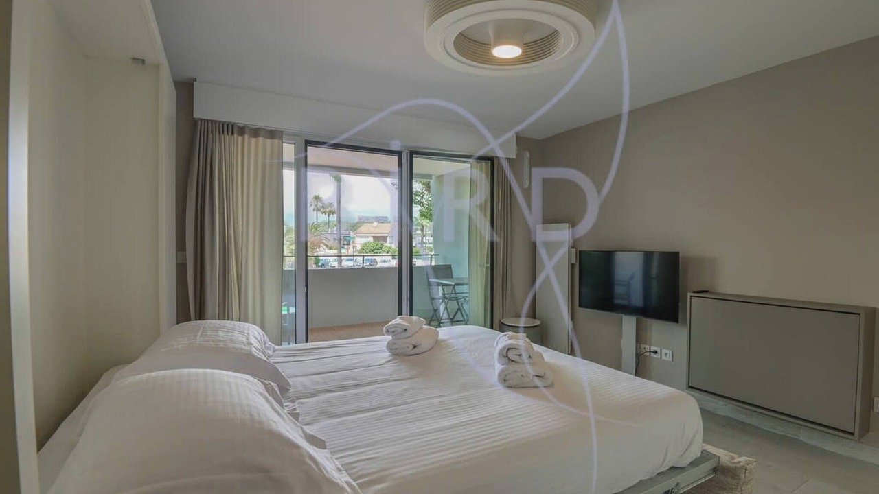 Photo of Bedroom in Villeneuve Loubet Beach