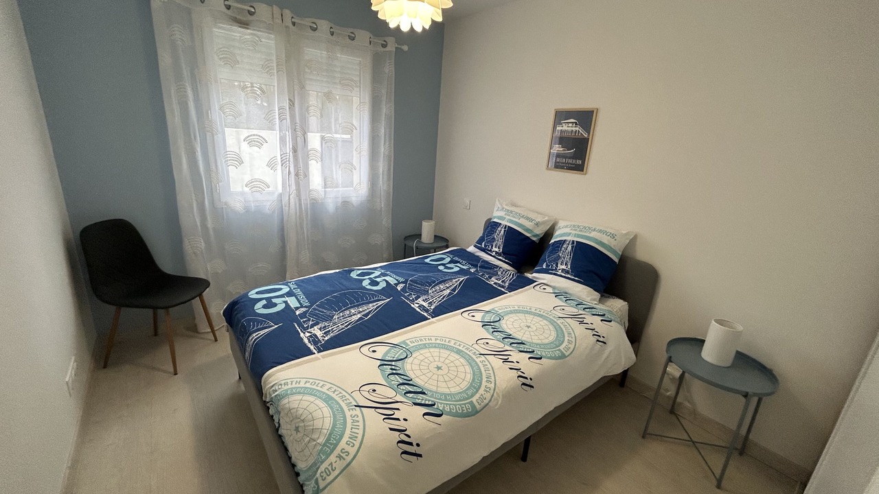 Photo of Bedroom in Gujan-Mestras