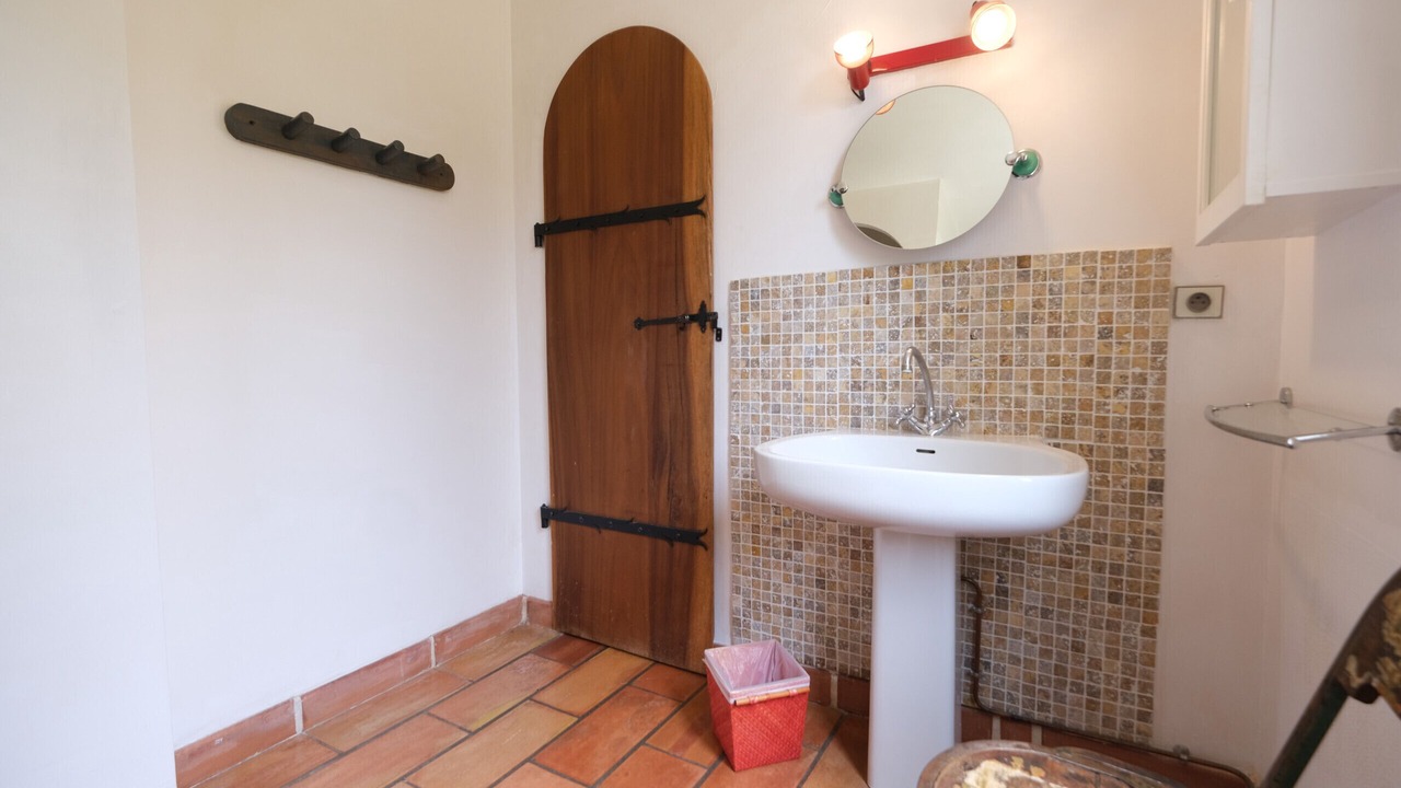 Photo of Bathroom in Aureille