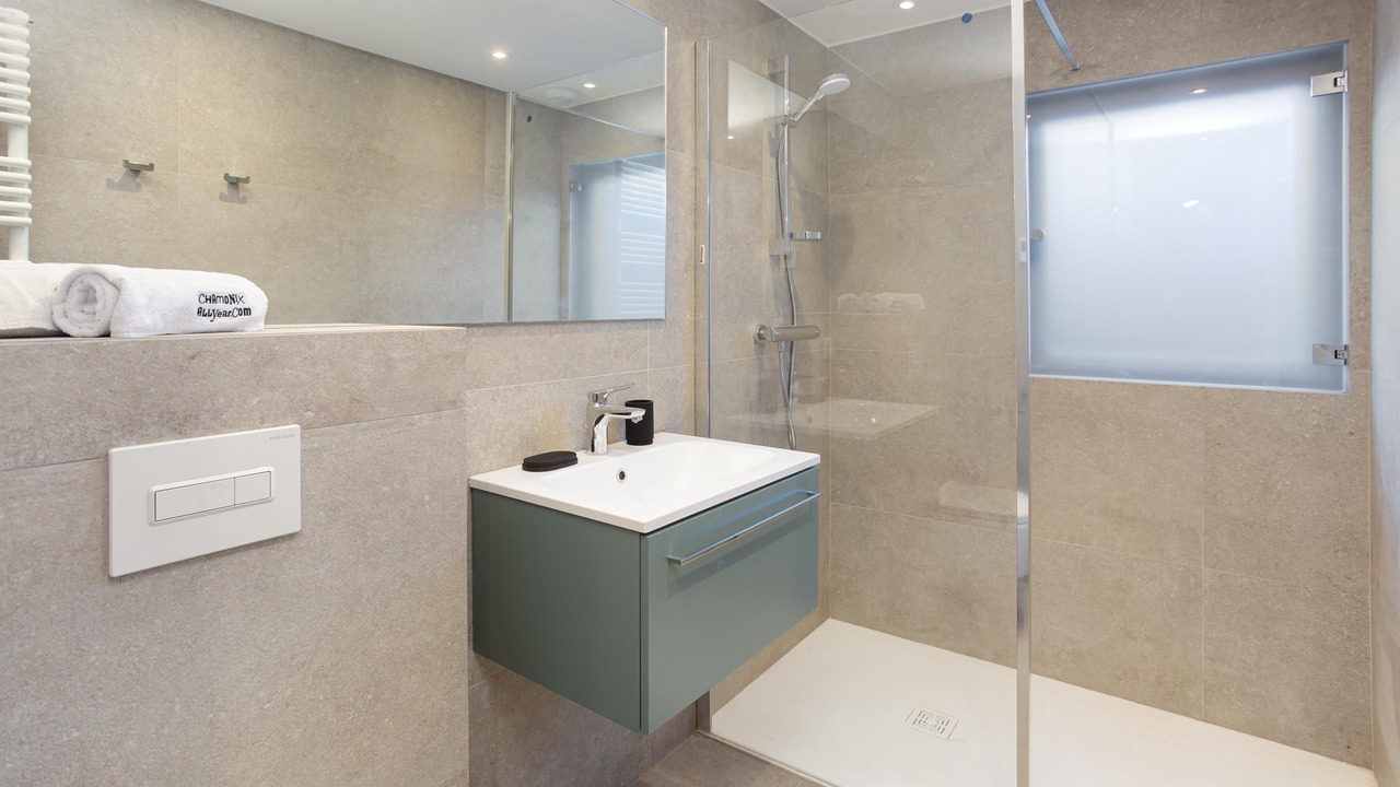 Photo of Bathroom in Les Praz-de-Chamonix