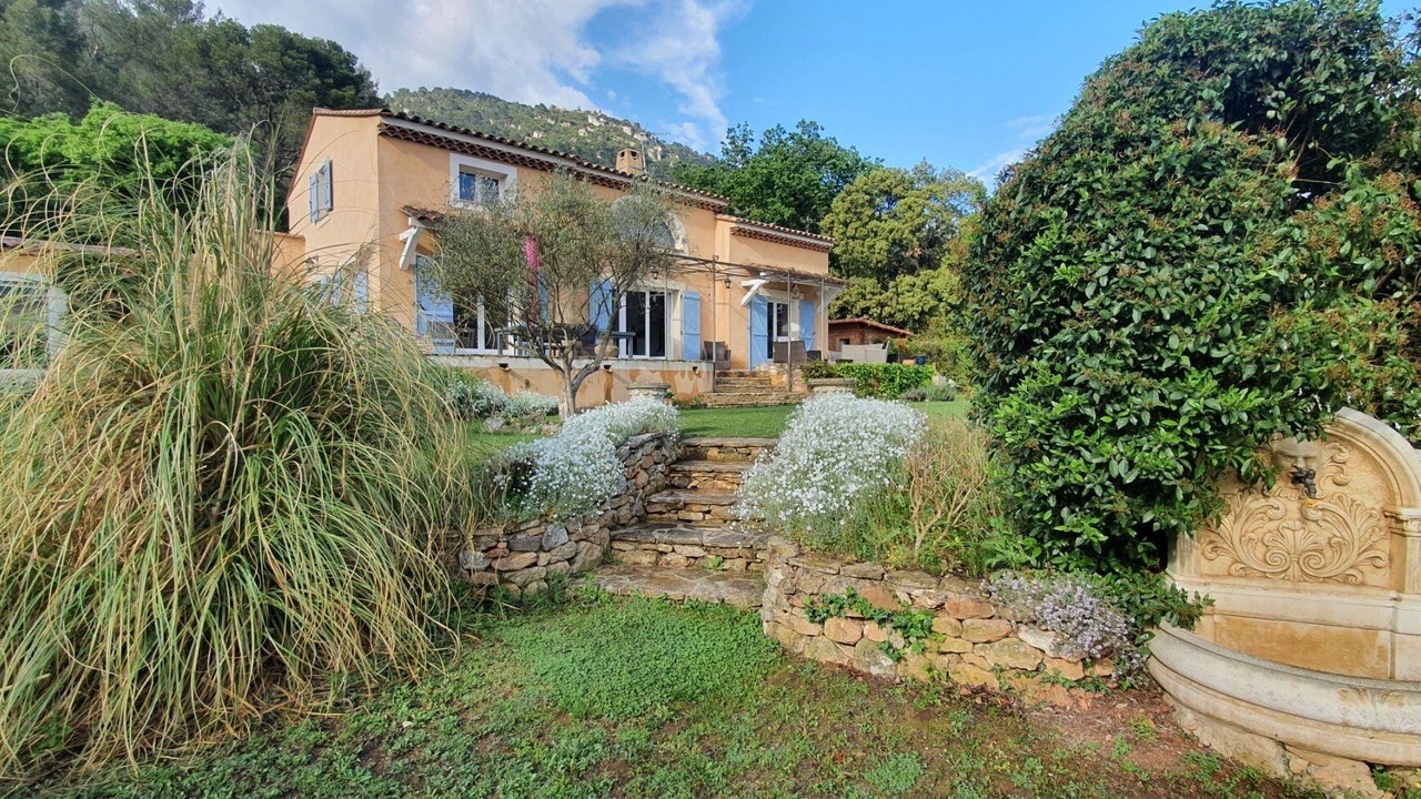 Photo of Outdoor in Signes