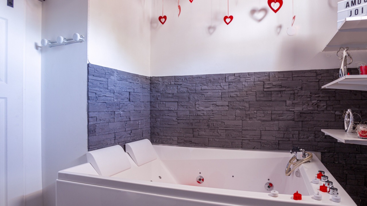 Photo of Bathroom in Le Mourillon