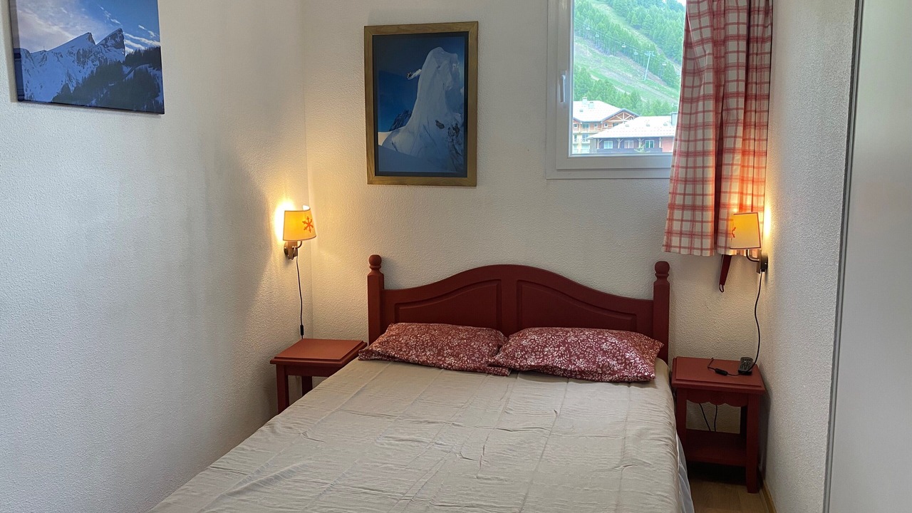 Photo of Bedroom in Allos
