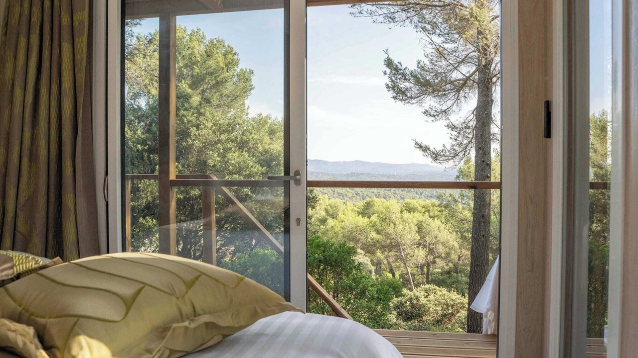Photo of Bedroom in Saint-Marc-Jaumegarde